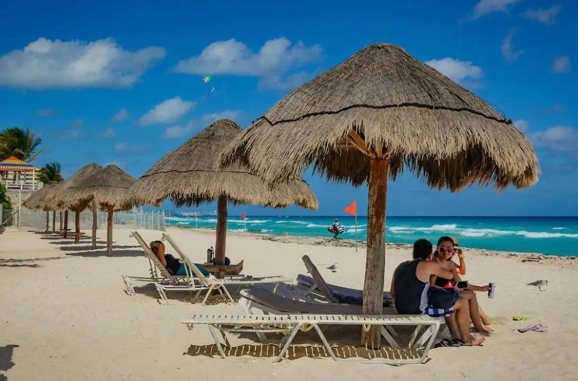 Dual View Ocean Front Condo Cancún